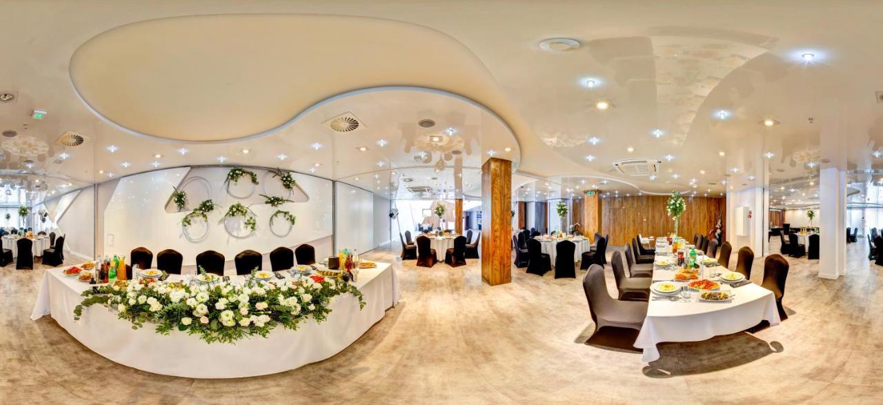 Hotel Porto Radomsko Eksteriør billede